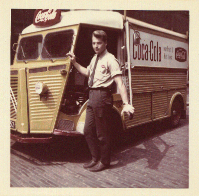 Pa bij de coca cola bus.png