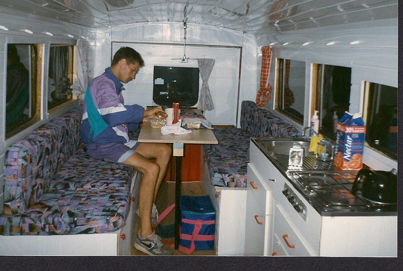HY1994 (2).jpg